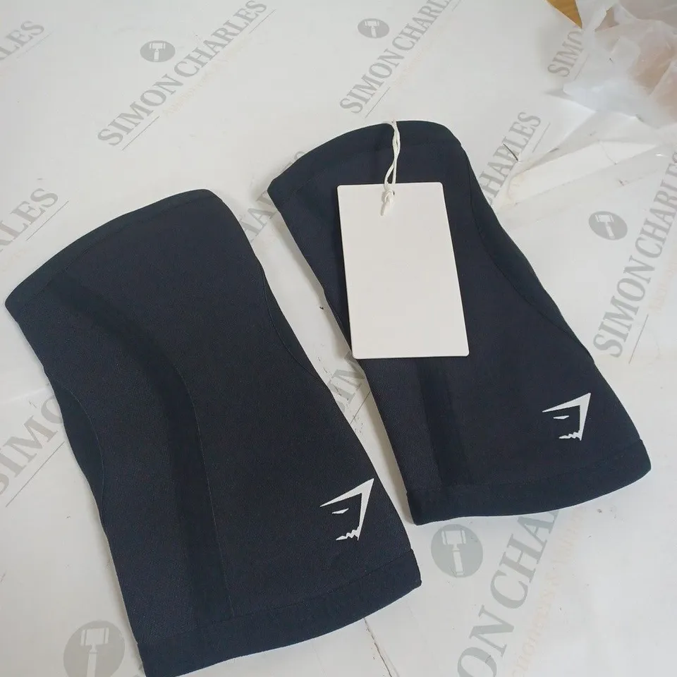 GYMSHARK KNEE SLEEVES 3MM - SIZE SMALL
