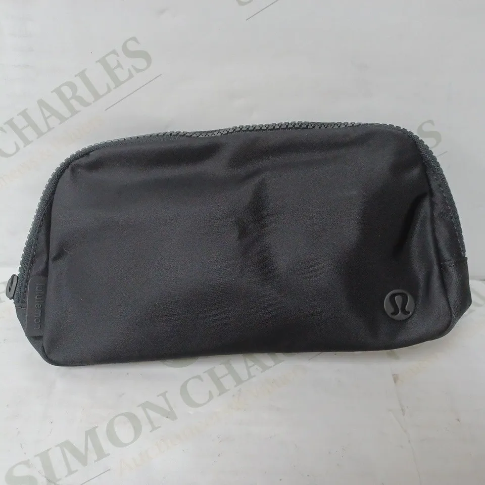 LULULEMON WATER RESISTANT BLACK WAIST RUN POUCH 