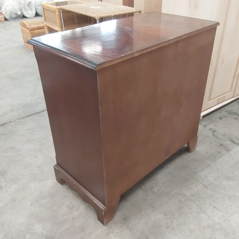 VINTAGE WOODEN 4 DRAWER CHEST OF DRAWER