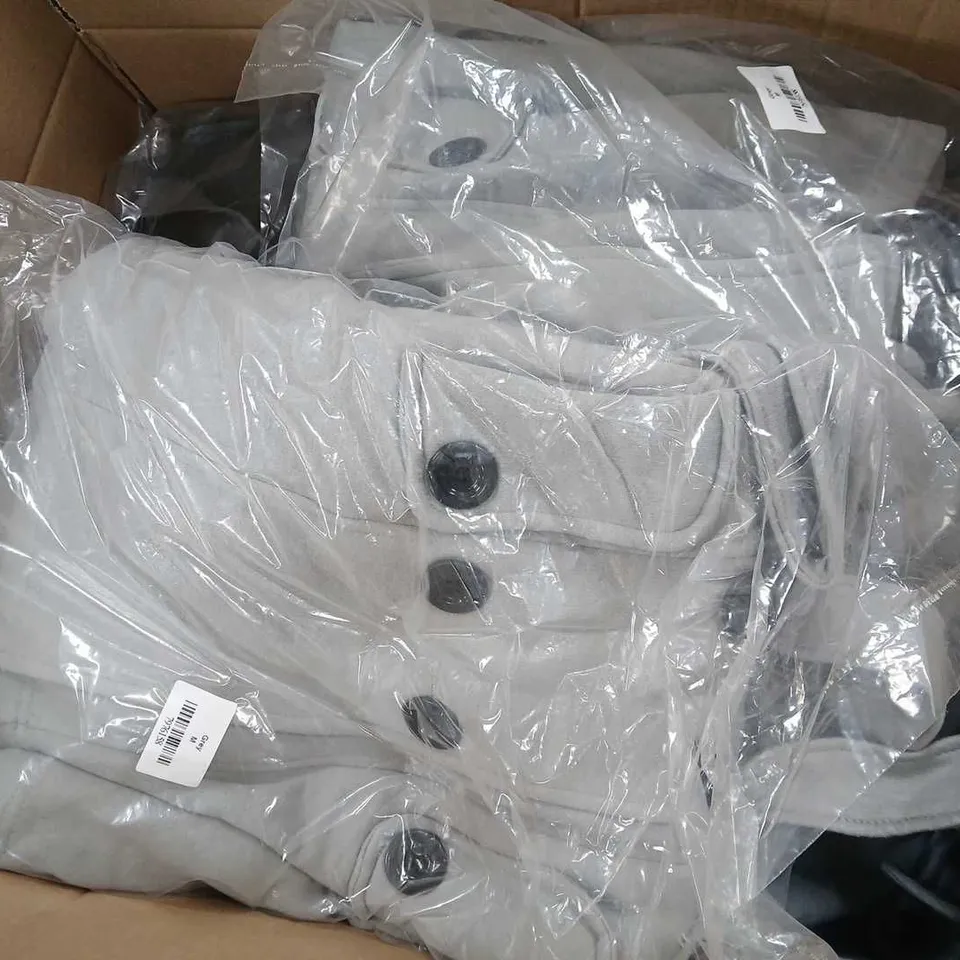 BOX APROX 10 JACKETS IN GREY SIZE M