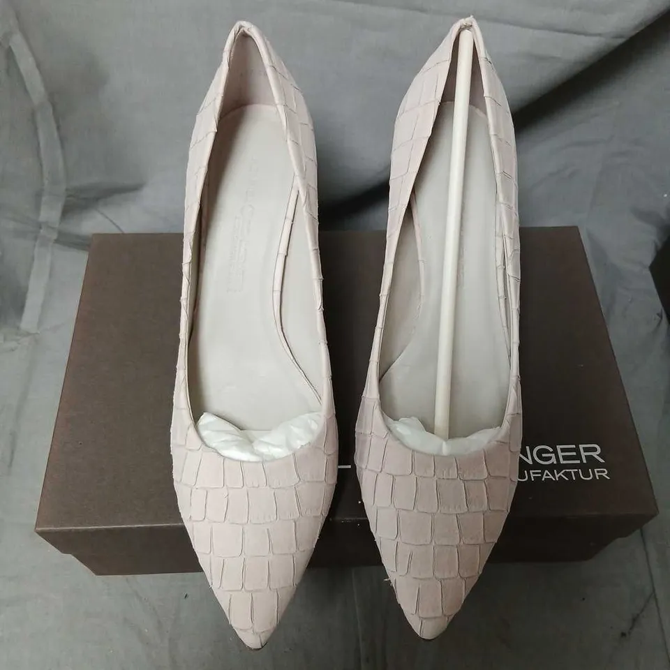 KENNEL & SCHMENGER CROC-EMBOSSED LEATHER PUMPS – PINK ROSE, EU 37 SIZE 5 UK