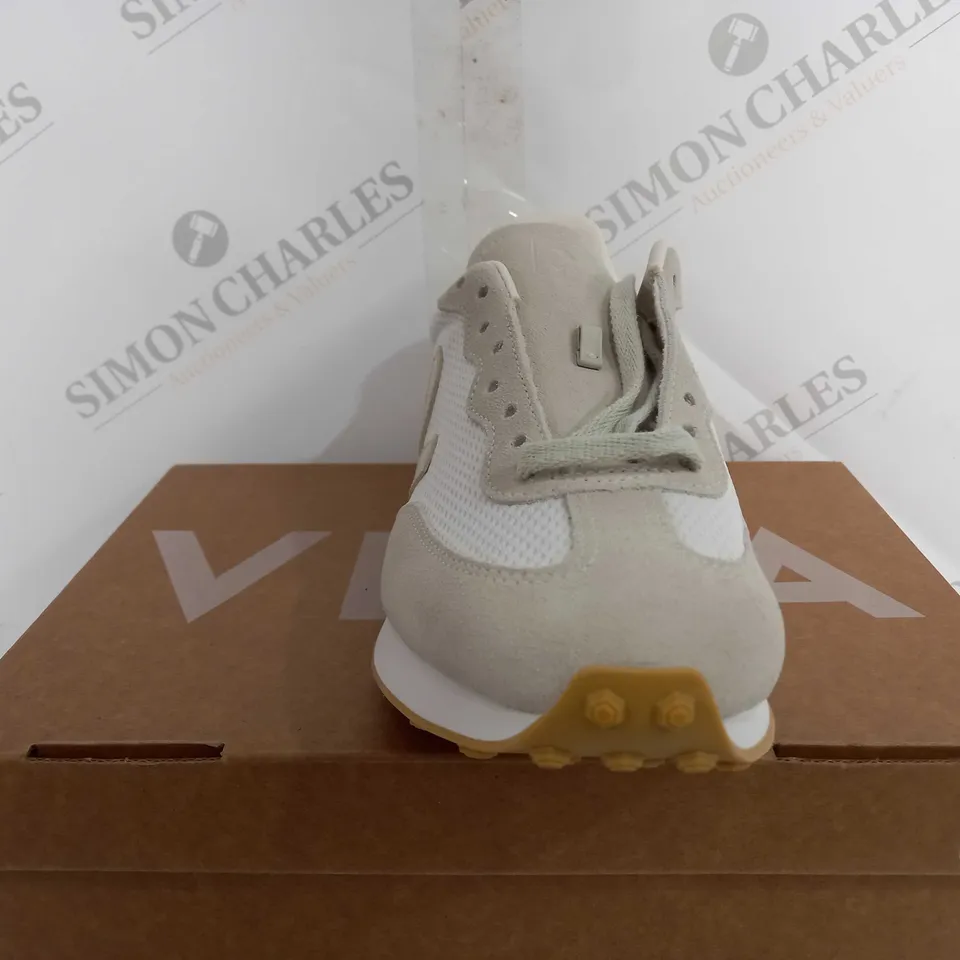 BOXED VEJA RIO BRANCO ALVEOMESH TRAINER - UK 7