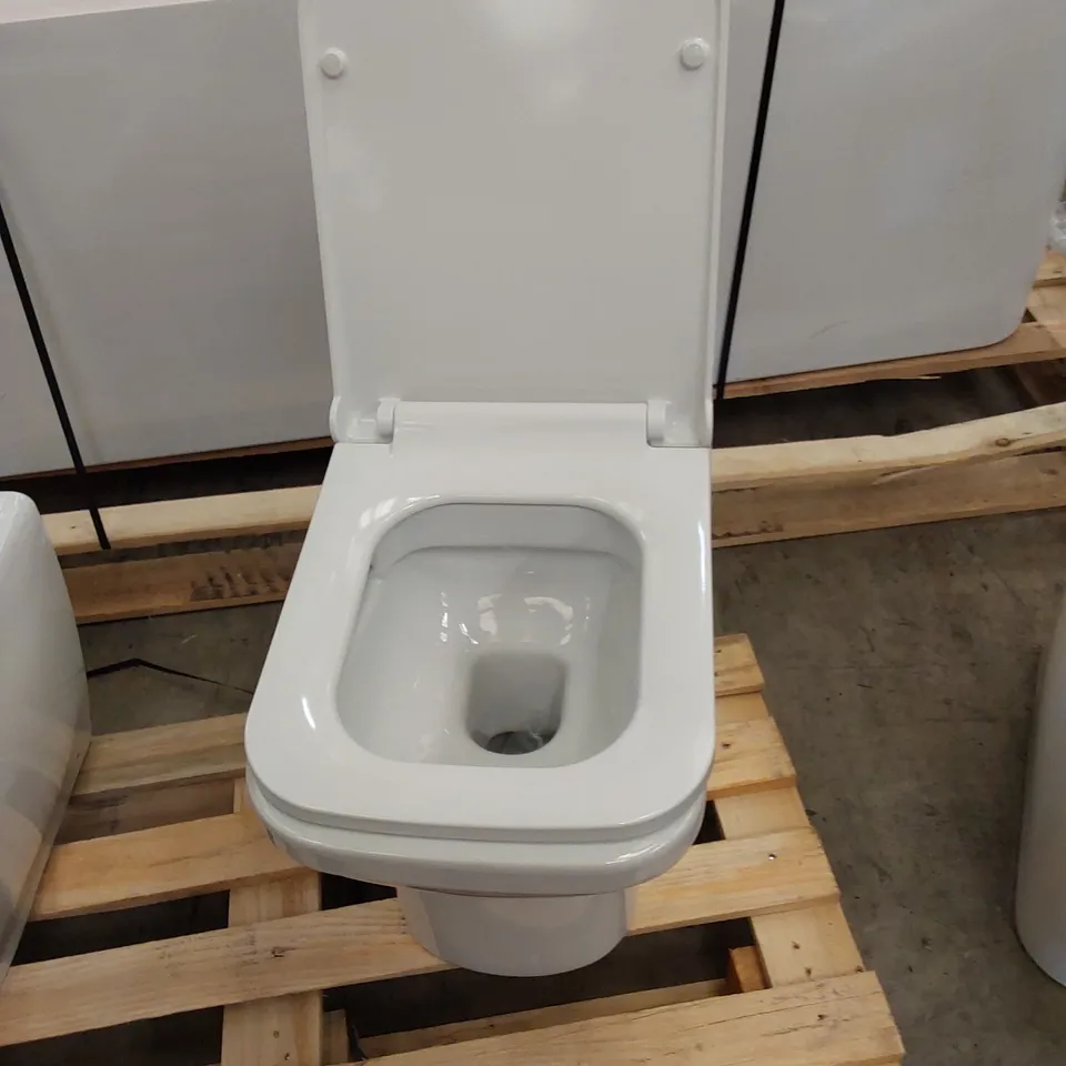 DESIGNER TOILET BASIN WITH SEAT 