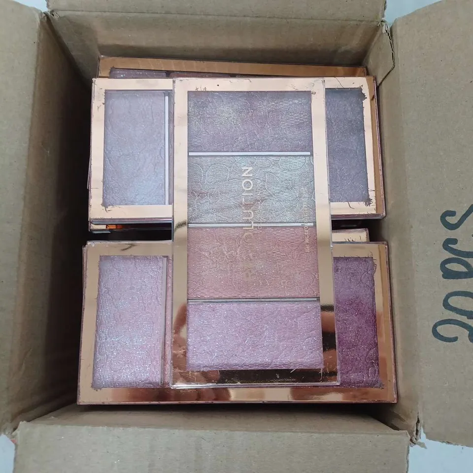 APPROXIMATELY 20 REVOLUTION VINTAGE LACE INTENSE CREAM TO POWDER BLUSH PALETTES