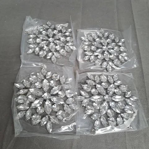 BOX OF 4 HOUSE DECORATIONS