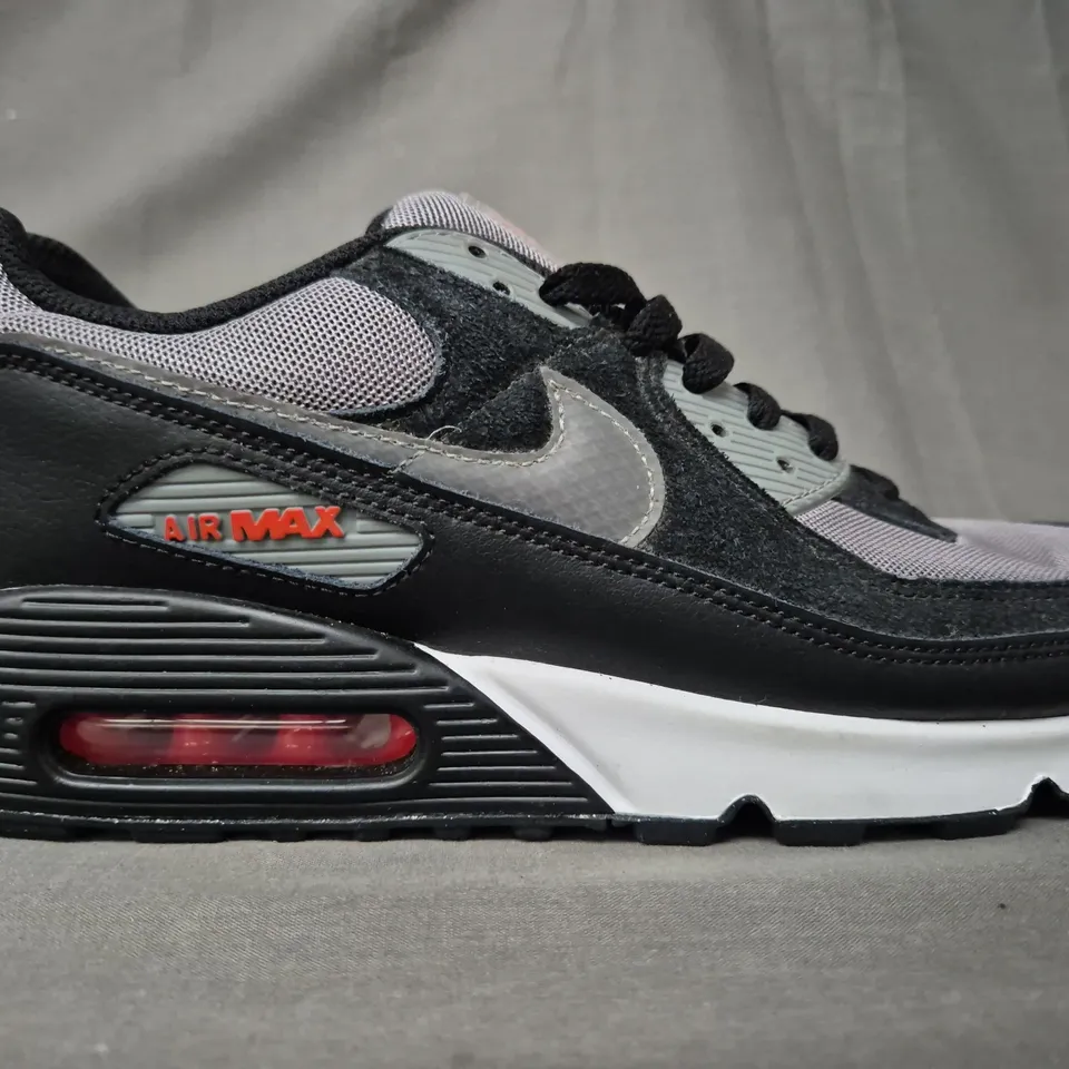 PAIR OF NIKE AIR MAX SHOES IN BLACK/GREY UK SIZE 9.5