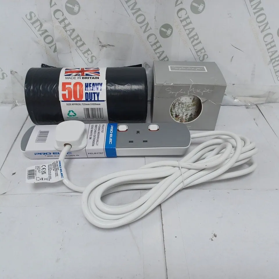 LOT OF APPROX 15 HOUSEHOLD ITEMS TO INCLUDE KITCHENWARE AND PERSONAL CARE