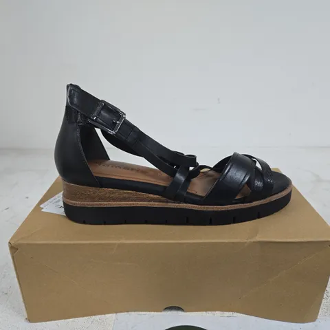 TAMARIS BLACK LEATHER SANDALS SIZE 40 BOXED