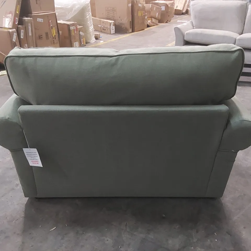 QUALITY DESIGNER WILLIAM FABRIC UPHOLSTERED CUDDLE CHAIR