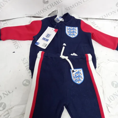 ENGLAND SUPPORTER TRACKSUIT WITH GENERAL COLOURS / SIZE 0-3MONTHS