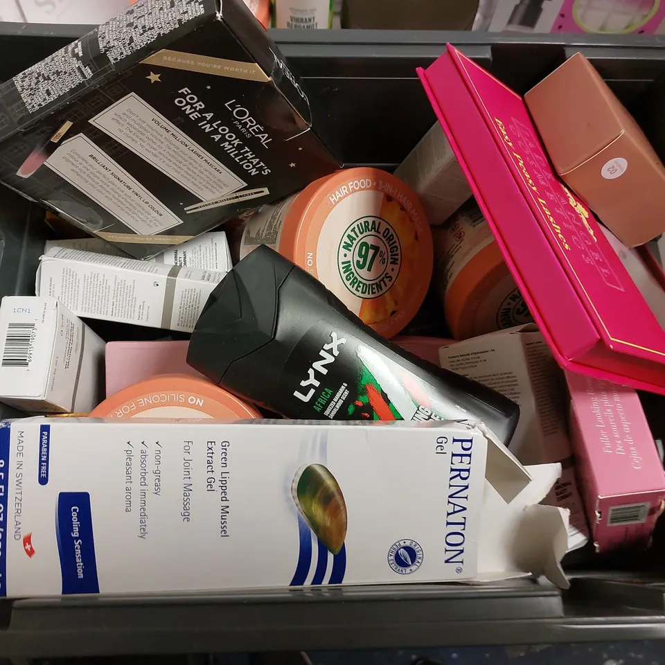 BOX OF APPROX 20 COSMETIC ITEMS TO INCLUDE L`OREAL METAL DETOX OIL, NIVEA LIP BALM SET, LUXURIANT SHAMPOO