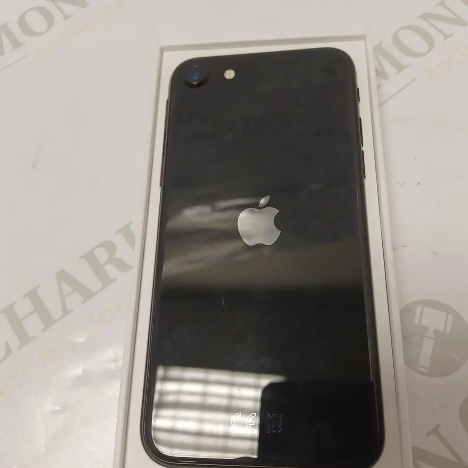 APPLE IPHONE SE SMARTPHONE 