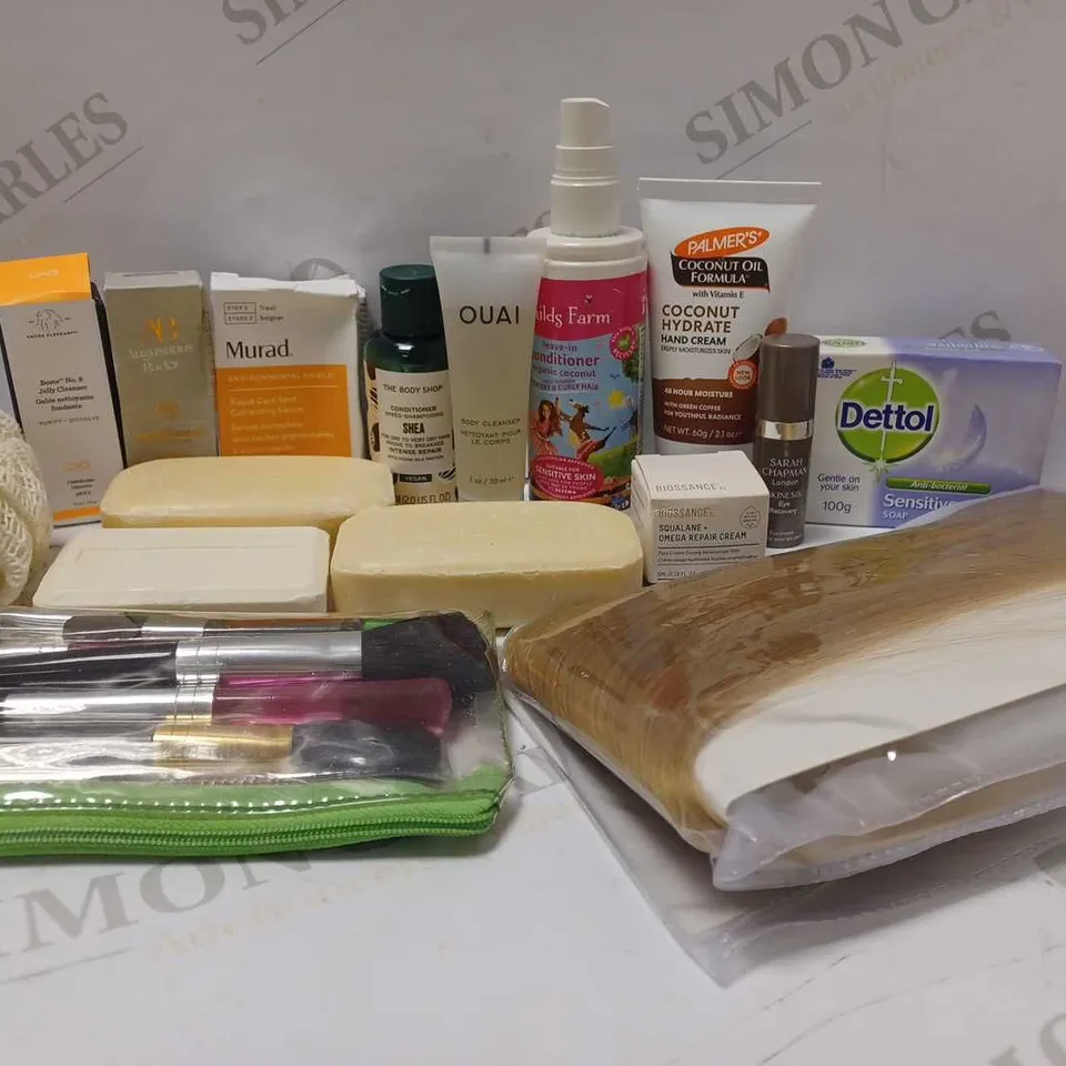LOT OF APPROX 10 ASSORTED BEAUTY PRODUCTS TO INCLUDE MURAD DARK SPOT CORRECTING SERUM, AUGUSTINUS BADER THE RICH CREAM, BIOSSANCE OMEGA REPAIR CREAM, ETC 