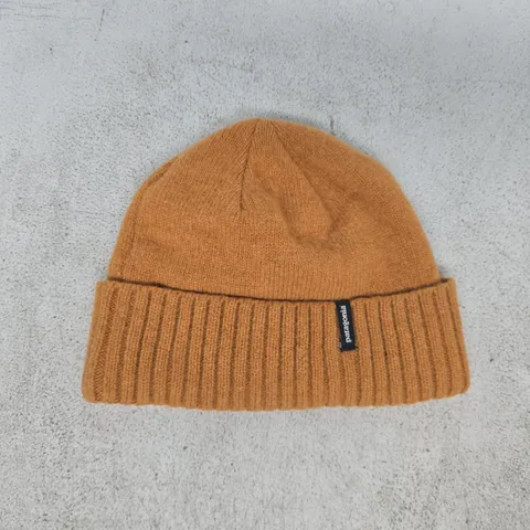 PATAGONIA BEANIE HAT IN ORANGE