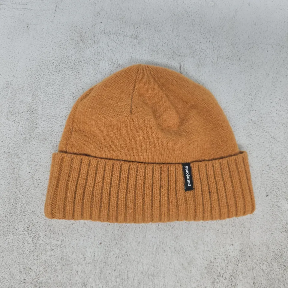 PATAGONIA BEANIE HAT IN ORANGE
