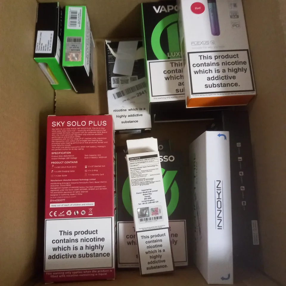 APPROXIMATELY 20 VAPES & E-CIGARETTES TO INCLUDE - ASPIRE FLEXUS PRO - UWELL CALIBURN A2 POD SYSTEM - VAPORESSO XROS 4 MINI - ETC