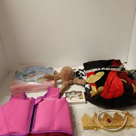 BOX OF APPROXIMATELY 15 ASSORTED TOYS INCLUDING A SPLASH SWIM JACKET, A CROWN AND A LILO & STITCH EYE MASK SET