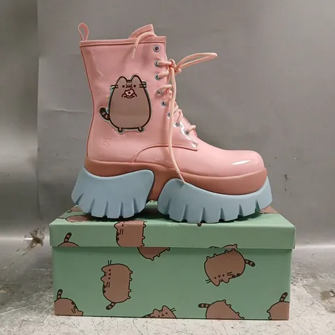 BOXED PAIR OF KOI PUSHEEN DOUGHNUTS PASTEL PATENT BOOTS IN PINK/BLUE SIZE UK 5
