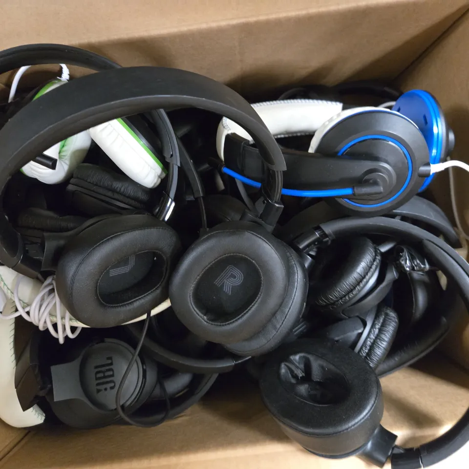 APPROXIMATELY 15 ASSORTED USED HEADPHONES TO INCLUDE BRANDS SUCH AS JBL, GIOTECK, ETC