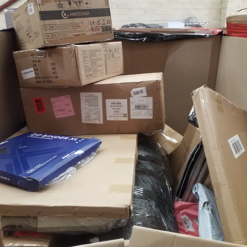 PALLET CONTAINING ASSORTED PRODUCTS INCLUDING JUICER, PICTURE FRAME, TWIN STROLLER, BABY PLAY MAT & BROKEN LAPTOPS