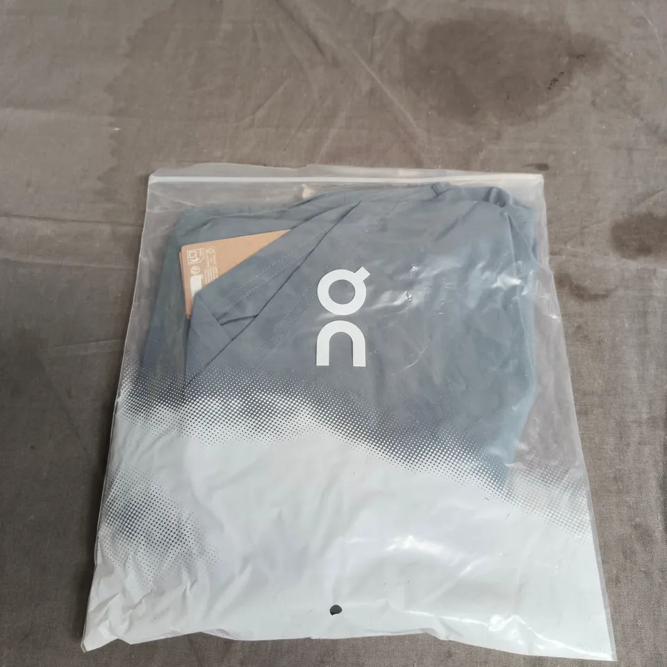 ON CLOUD 5'' CORE SHORTS SIZE S 