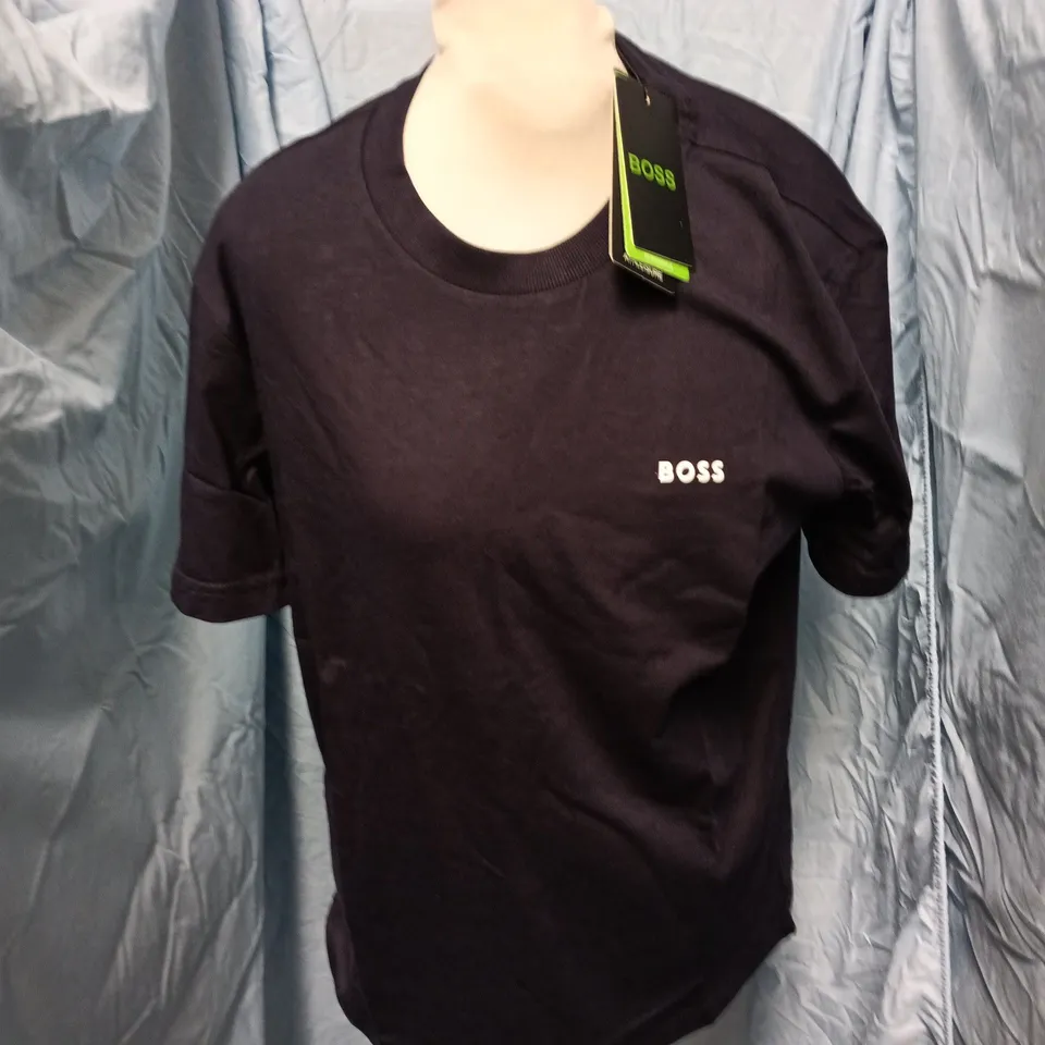 BOSS NAVY T-SHIRT WITH CHEST LOGO – SIZE S