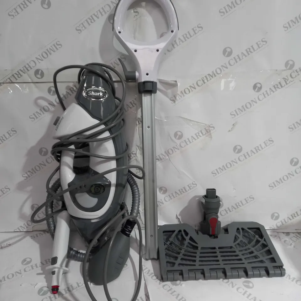 SHARK FLOOR AND HANDHELD STEAM CLEANER S6005