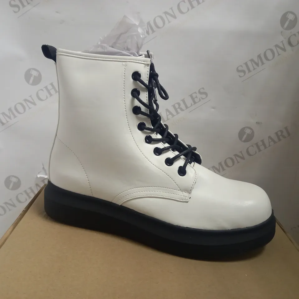 KOI VEGAN TAMREL VICE WHITE LACE UP BOOTS - SIZE 8