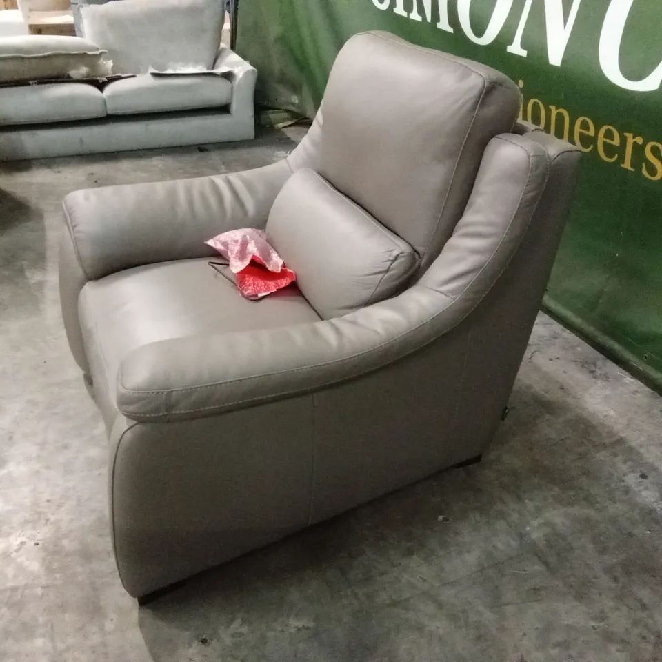 QUALITY DESIGNER ITALIAN MADE DEGANO LEATHER ELECTRIC RECLINER ARMCHAIR