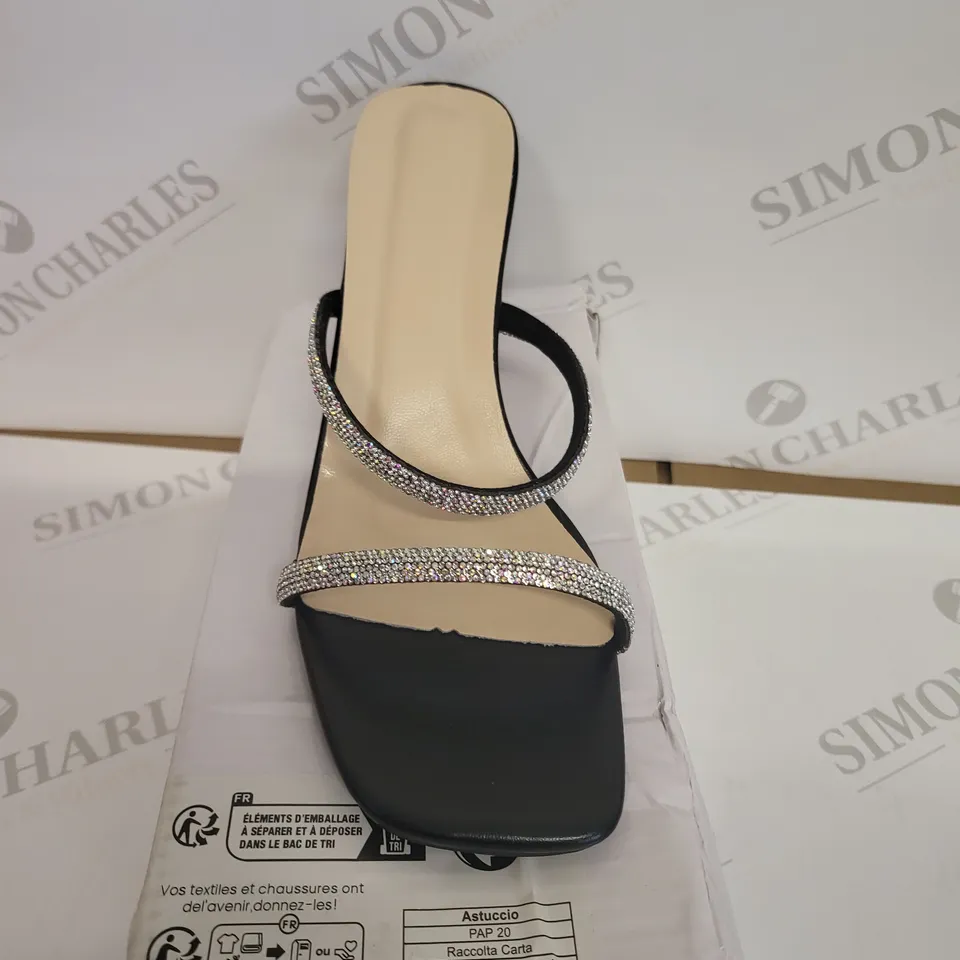 BLACK JEWELLED SQUARE FRONT HEELED SHOES - SIZE 38