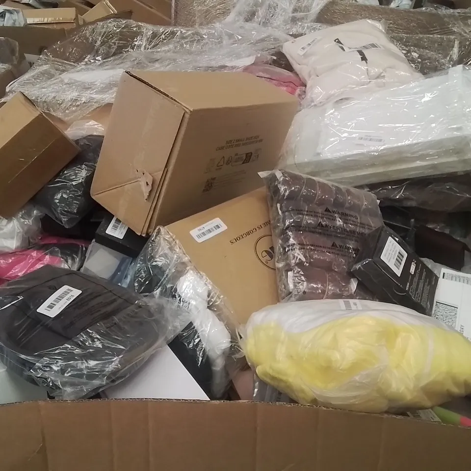PALLET OF SWIMWEAR,PHONE CASES,SPORTS GEAR,HOME PRODUCTS AND ITEMS TO INCLUDE;SUN GLASSES,PHONE CASE,CARD WALLET