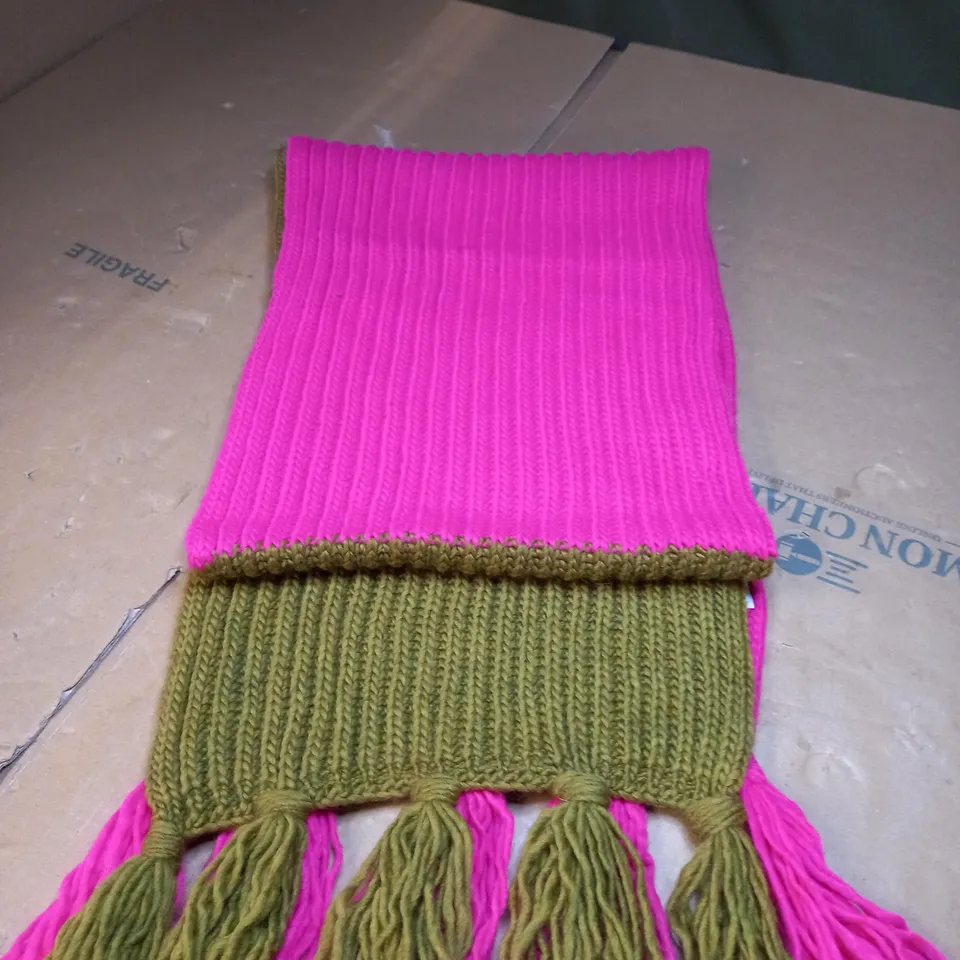 ESSENTIEL ANTWERP CIAMONDS PINK SCARF