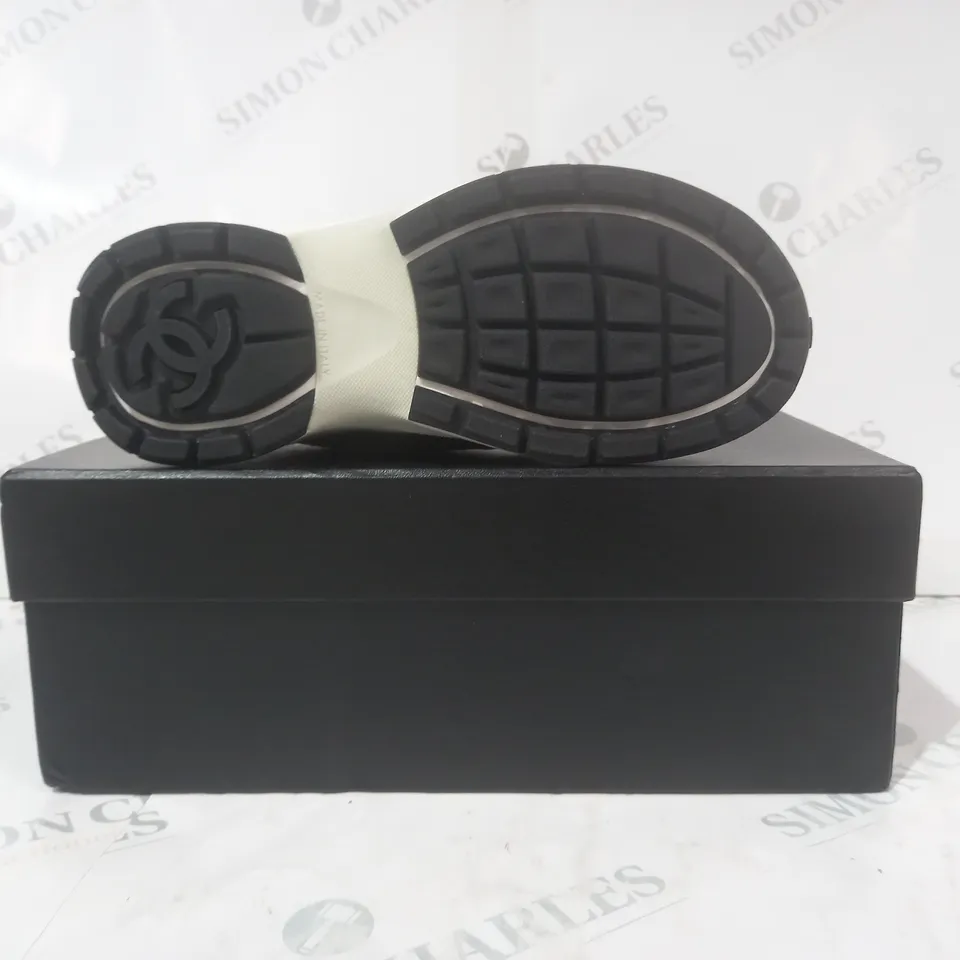 BOXED PAIR OF CHANEL SHOES IN WHITE/BLACK/METALLIC SILVER EU SIZE 39