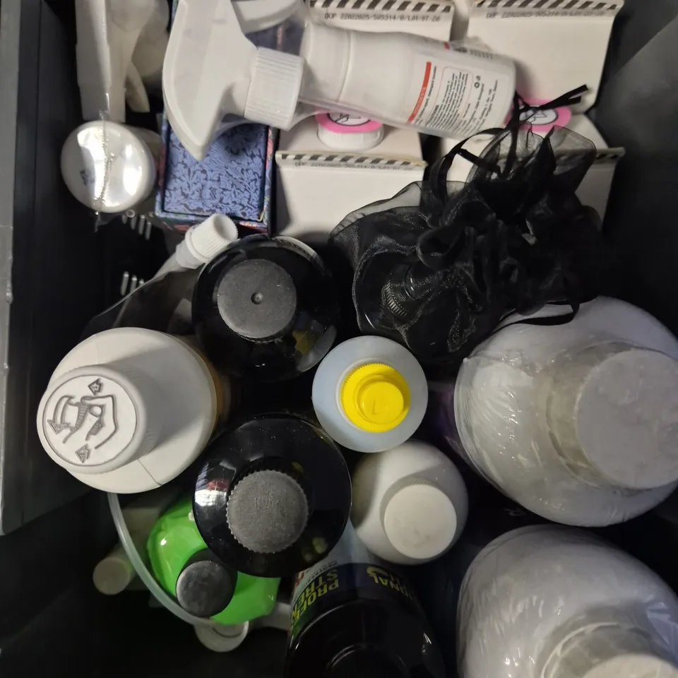 APPROXIMATELY 15 HOUSEHOLD ITEMS TO INCLUDE EPOXY RESIN, WASHING UP LIQUID, FOUNTAIN CLEANER ETC 