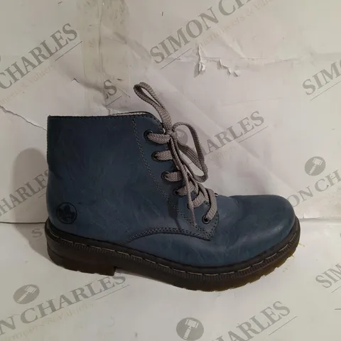 RIEKER LACE ANKLE BOOTS IN BLUE SIZE 7.5