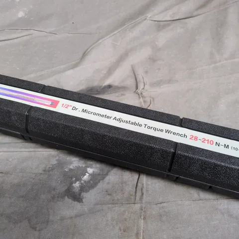 1/2-INCH DRIVE MICROMETER ADJUSTABLE TORQUE WRENCH WITH CASE