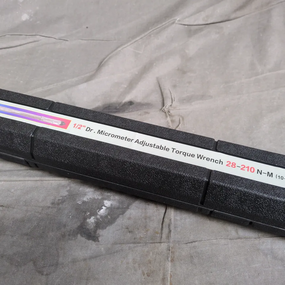 1/2-INCH DRIVE MICROMETER ADJUSTABLE TORQUE WRENCH WITH CASE