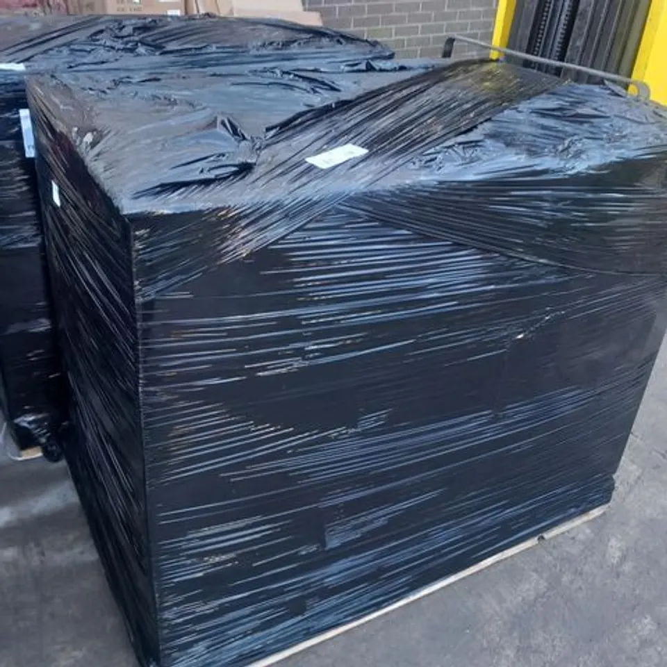 PALLET CONTAINING A LARGE QUANTITY OF ASSORTED ELECTRICAL DEVICE PACKAGING PREDOMINANTLY FOR APPLE PRODUCTS