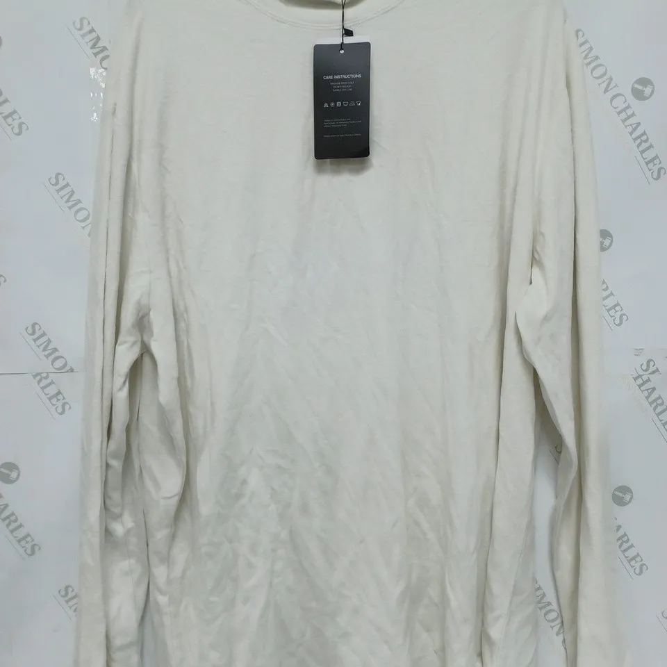 FIOBOC OVERSIZED TOP IN WHITE - 4XL