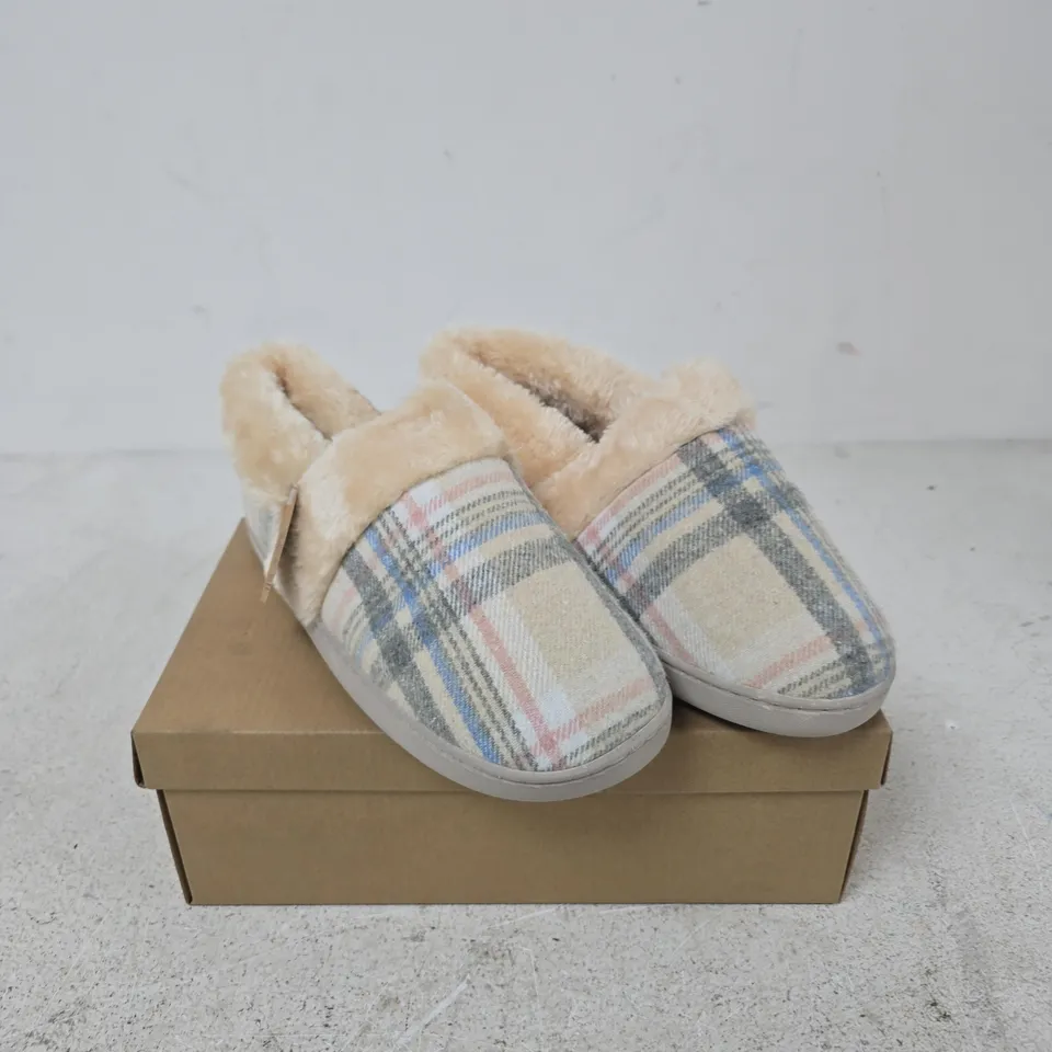 JO & JOE HERITAGE OATMEAL SLIPPERS – UK 7