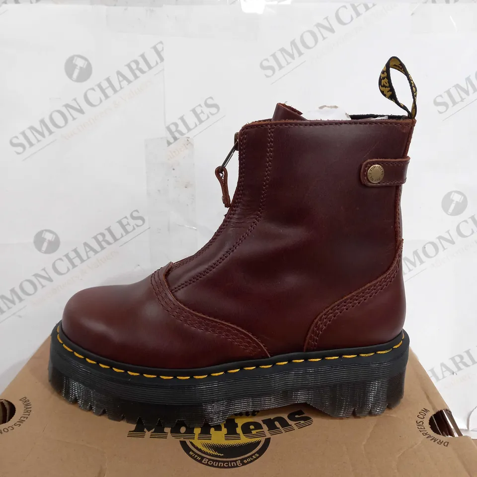 BOXED DR. MARTENS AIRWAIR JETTA SENDAL PLATEAU BOOTS, DARK BROWN - SIZE 6