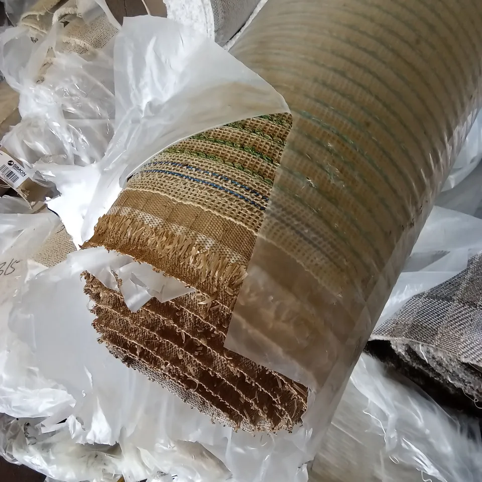 ROLL OF QUALITY ROYAL GRASS - ALLURE 200 FAKE GRASS // APPROX SIZE: 7.76 x 2m