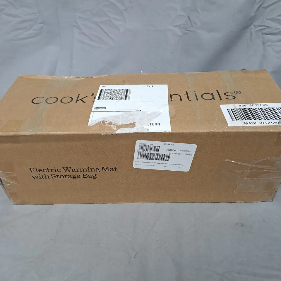 COOK'S ESSENTIALS FLEXIBLE WARMING TRAY WITH STORAGE BAG IN BURGUNDY