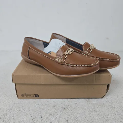 JO & JOE KASBAH TAN LEATHER LOAFERS – UK 8