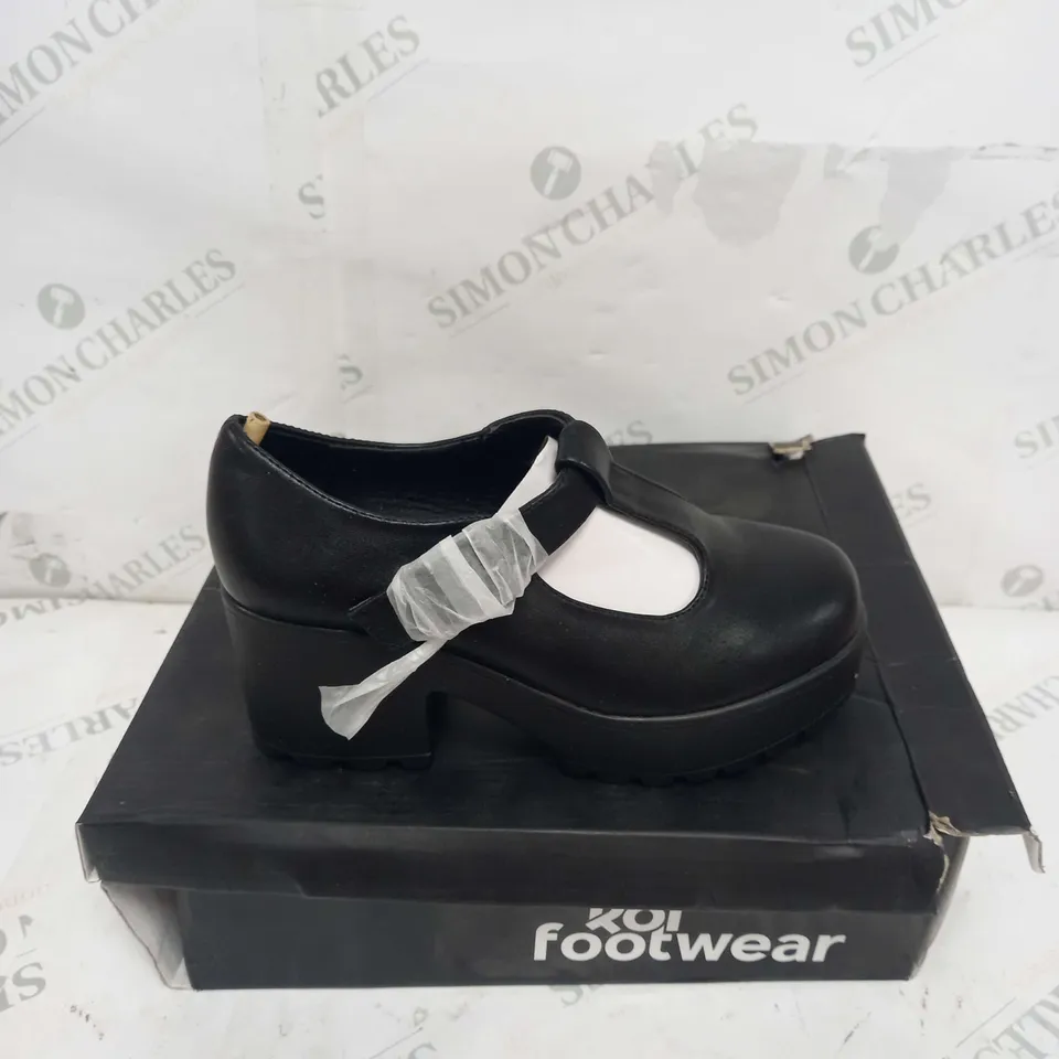 BOXED PAIR OF KOI FOOTWEAR CHUNKY PLATFORM SCHOOL THROWBACK MARY JANE SHOES IN BLACK - SIZE 3