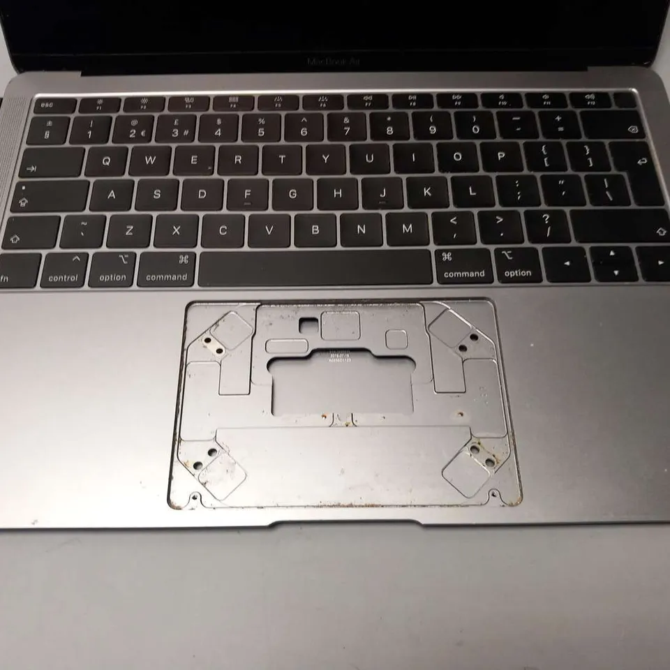 APPLE MACBOOK AIR - A1932