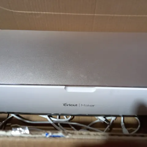 CRICUT MAKER SMART CUTTING MACHINE