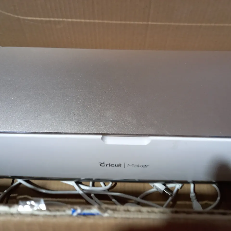 CRICUT MAKER SMART CUTTING MACHINE
