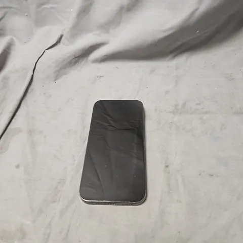 APPLE IPHONE SMARTPHONE IN NAVY β CRACKED REAR CORNER