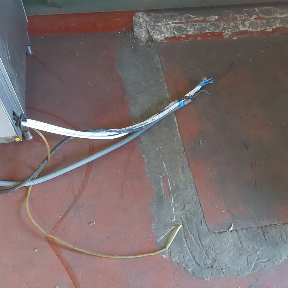 COMENDA LC 700 BT COMMERCIAL PASS THROUGH DISHWASHER 